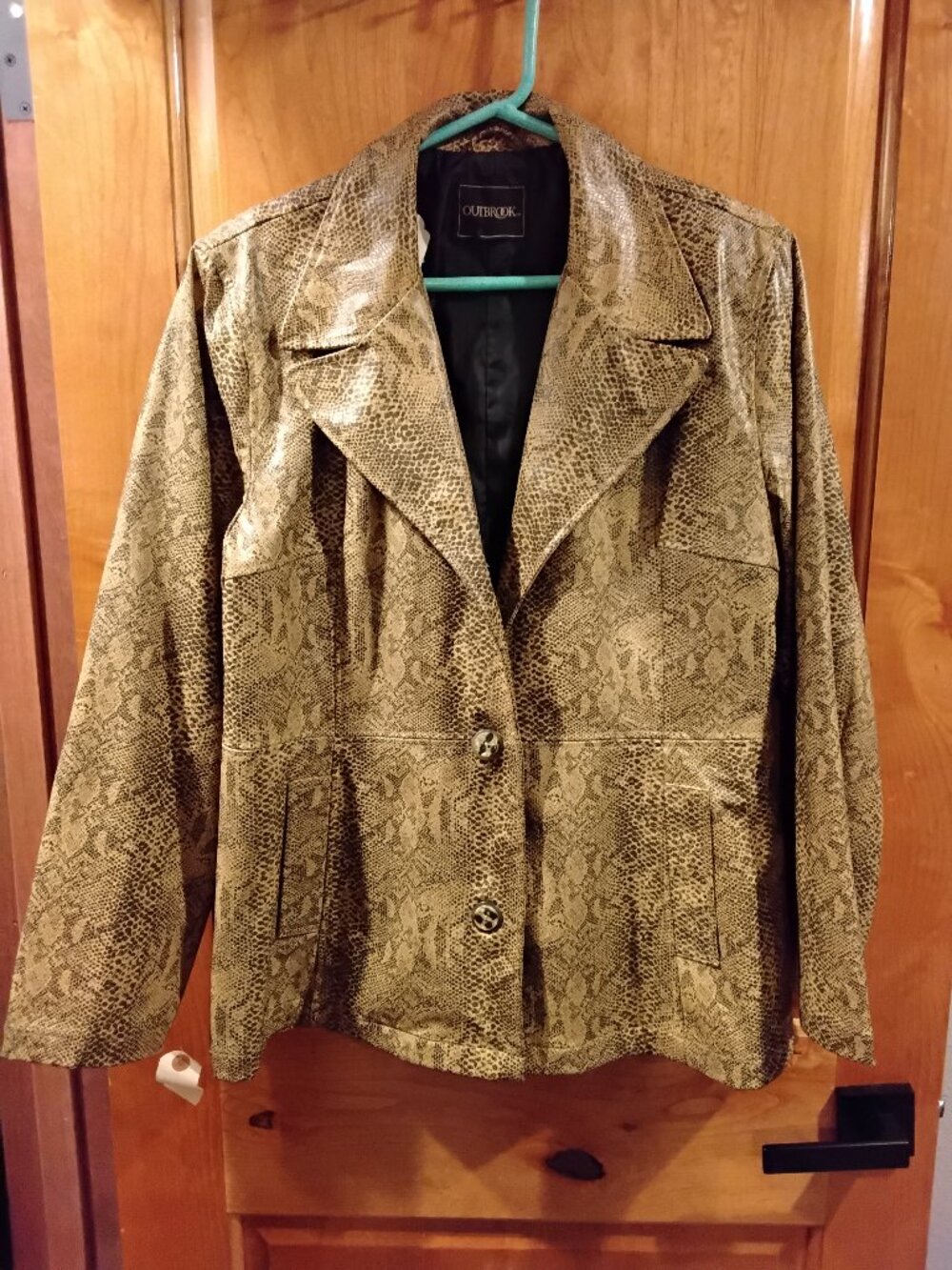 Outbrook Women's Faux Snakeskin Jacket Size L #565